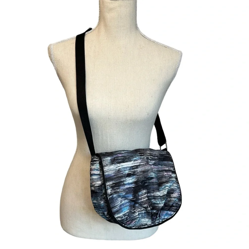 Ivivva By Lululemon Crossbody Bag Fold Over Endless Play Insulated Purple